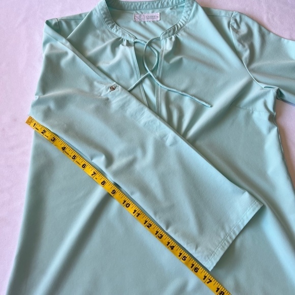 Carve Designs roll-up and snap sleeves, tie front lightweight top - Picture 7 of 11